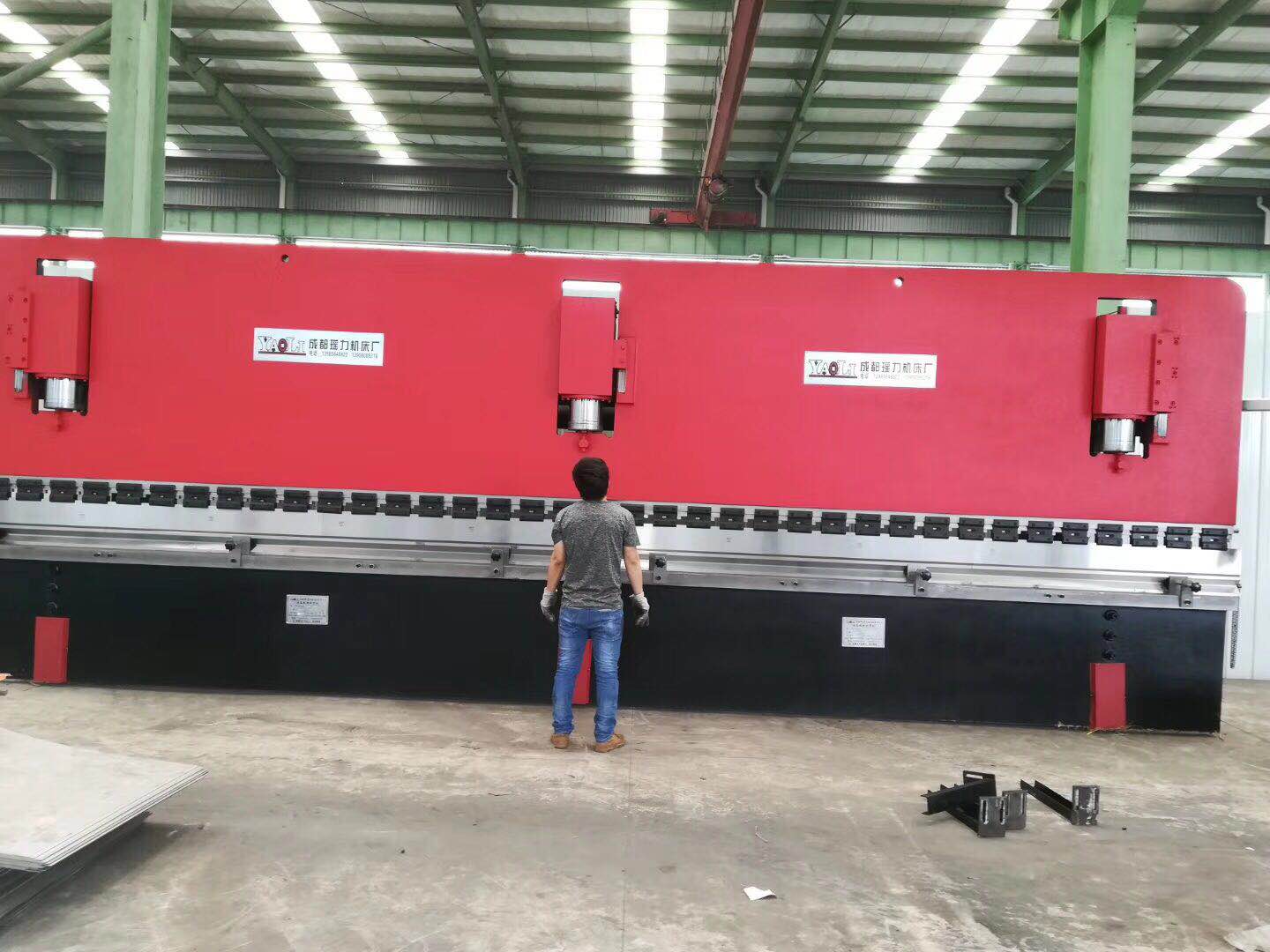 成都數(shù)控折彎機